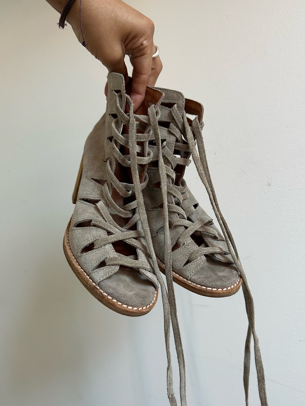 JEFFREY CAMPBELL Taupe Suede Lace-Up Sandals size 7